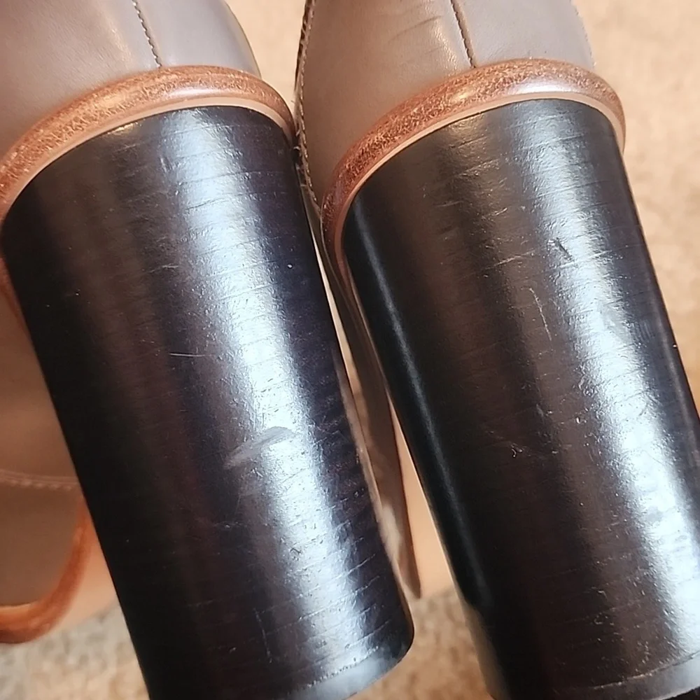 Chloe Leather Pumps - Picture 16 of 16